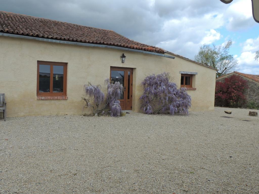 Hotel Le Mas D'Anjou Tigné Exterior foto