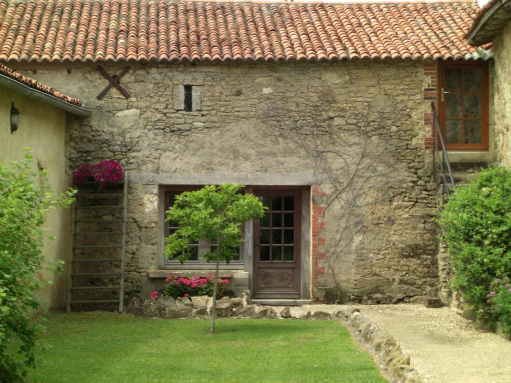 Hotel Le Mas D'Anjou Tigné Exterior foto